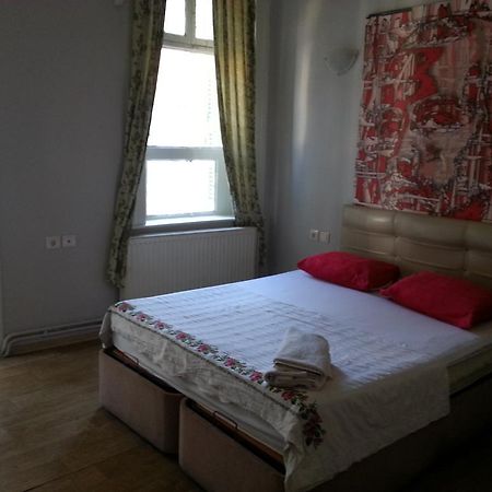 Laguna Otel Pansiyon Izmir Bagian luar foto